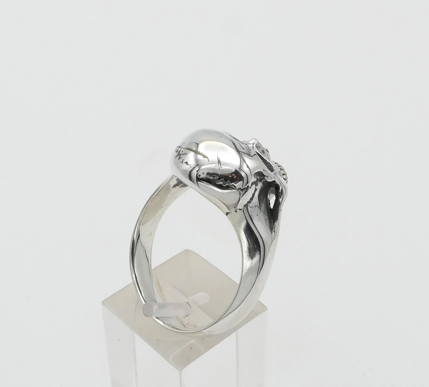 Sterling solid silver skull ring