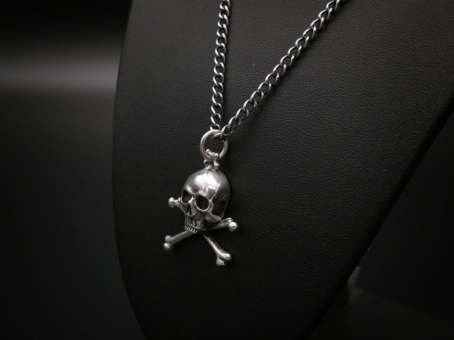 Sterling silver skull and crossbones pendant necklace with heavy curb chain
