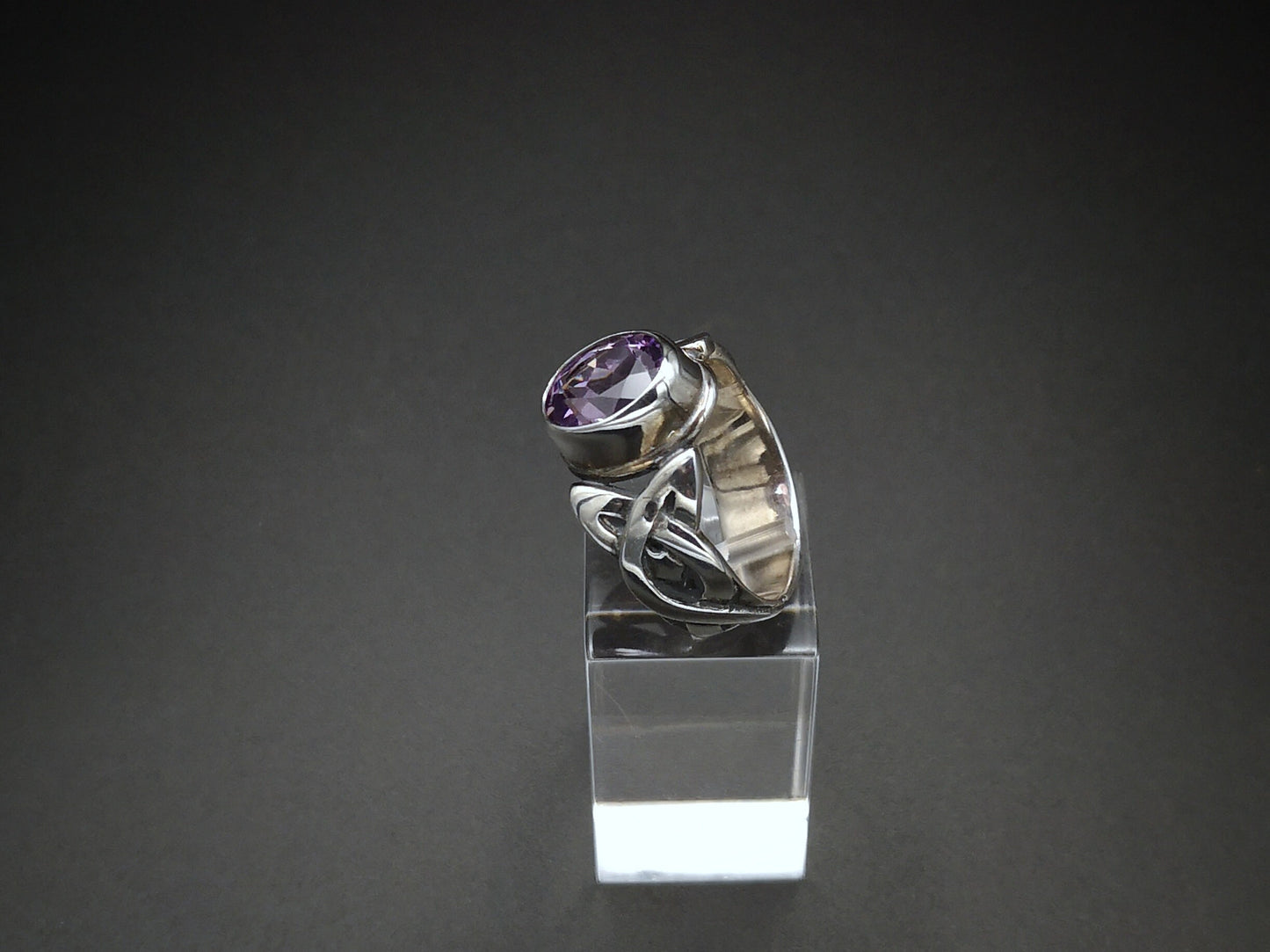 Sterling silver celtic ring set with amethyst