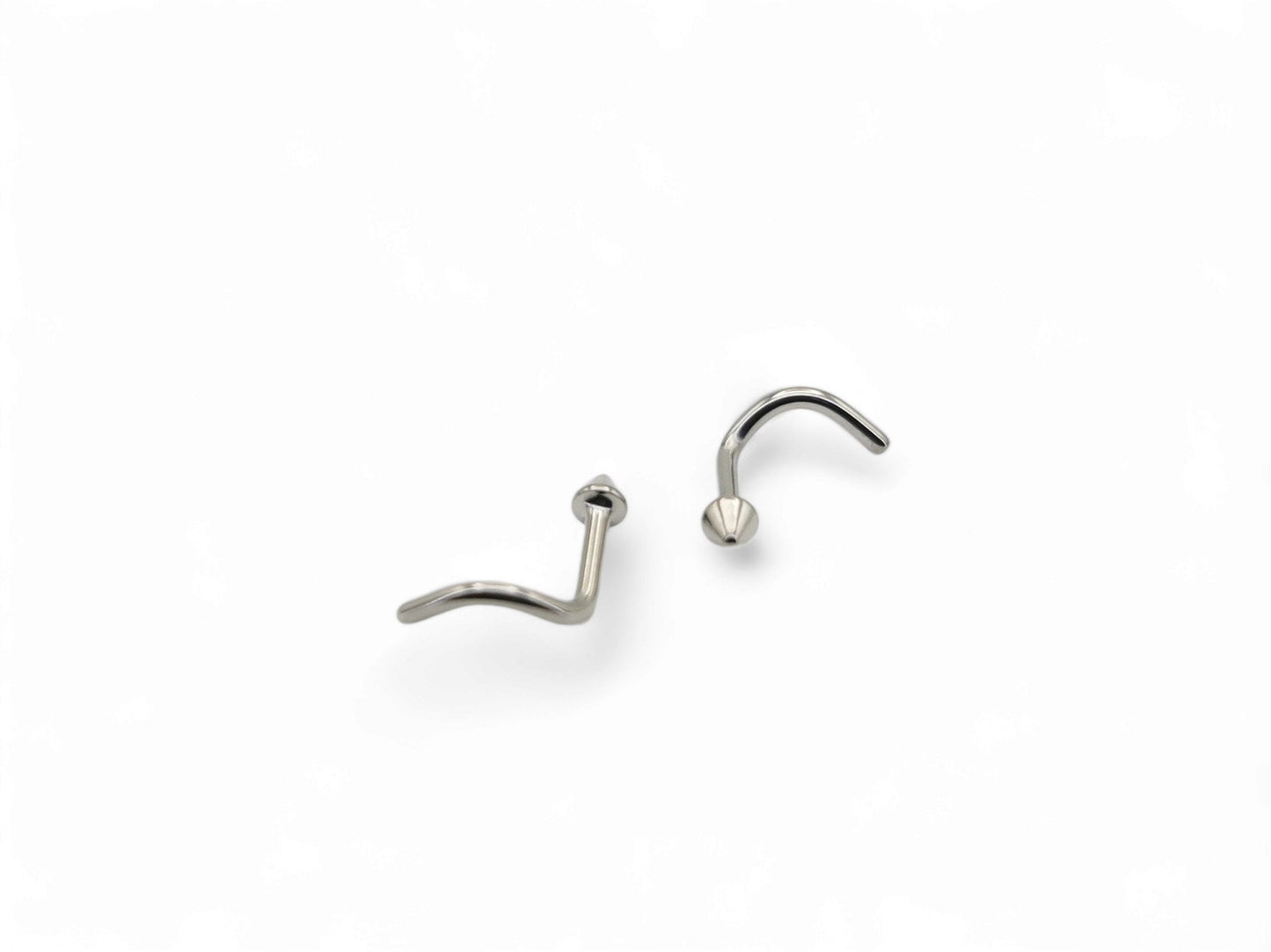 Titanium spike nose stud for 1mm/18g piercings