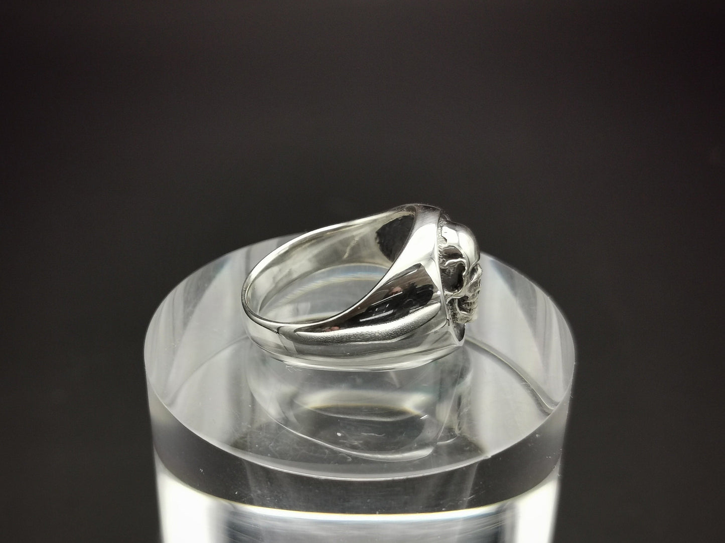 Sterling silver skull signet ring