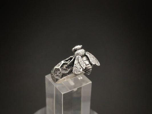 Sterling silver bee ring