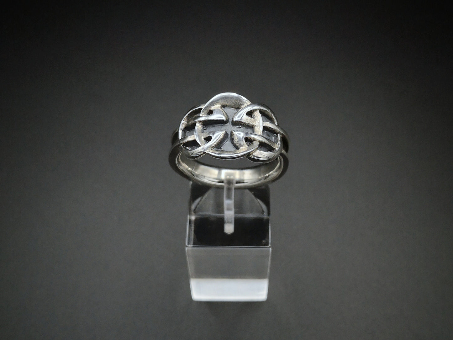 Sterling silver celtic knot ring