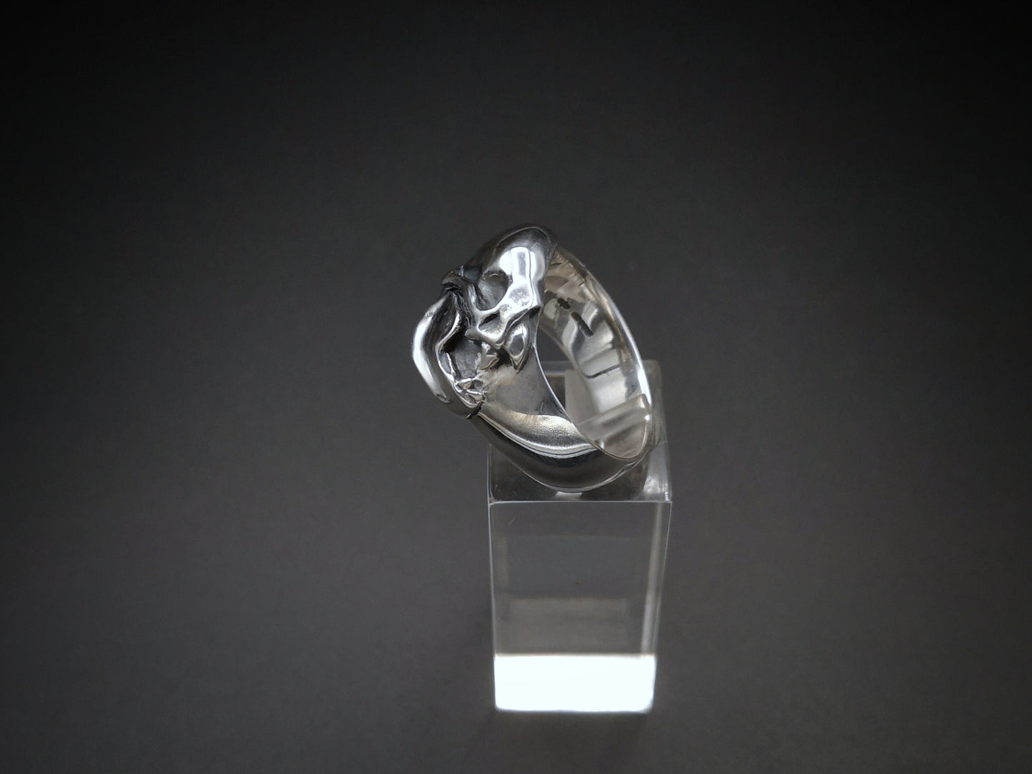 Vampire bat ring in sterling silver