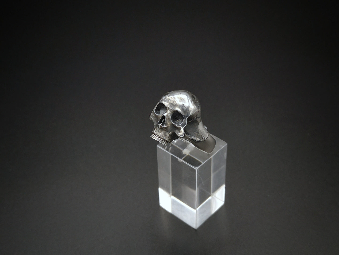 Sterling solid silver skull ring