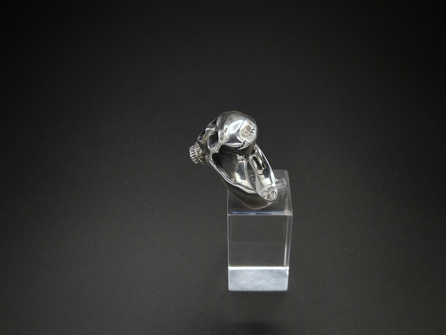 Sterling solid silver skull ring