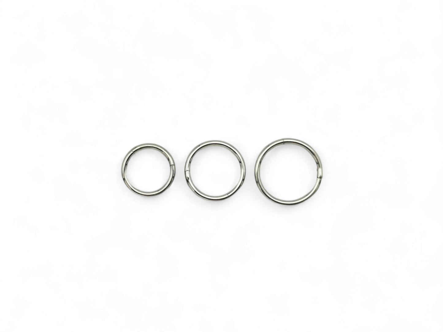 Titanium clicker ring 0.8mm/20g, 6mm-8mm diameter